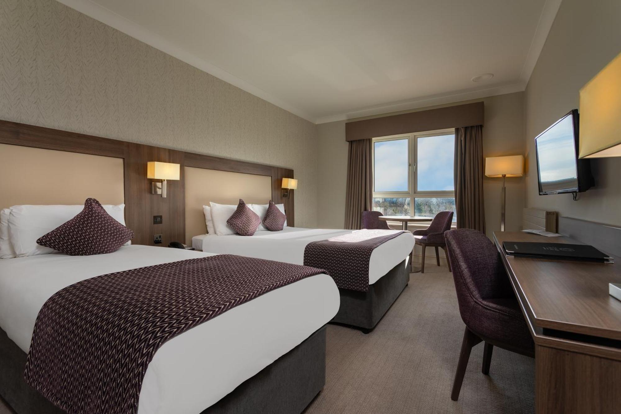 Clybaun Hotel Голвей Екстер'єр фото