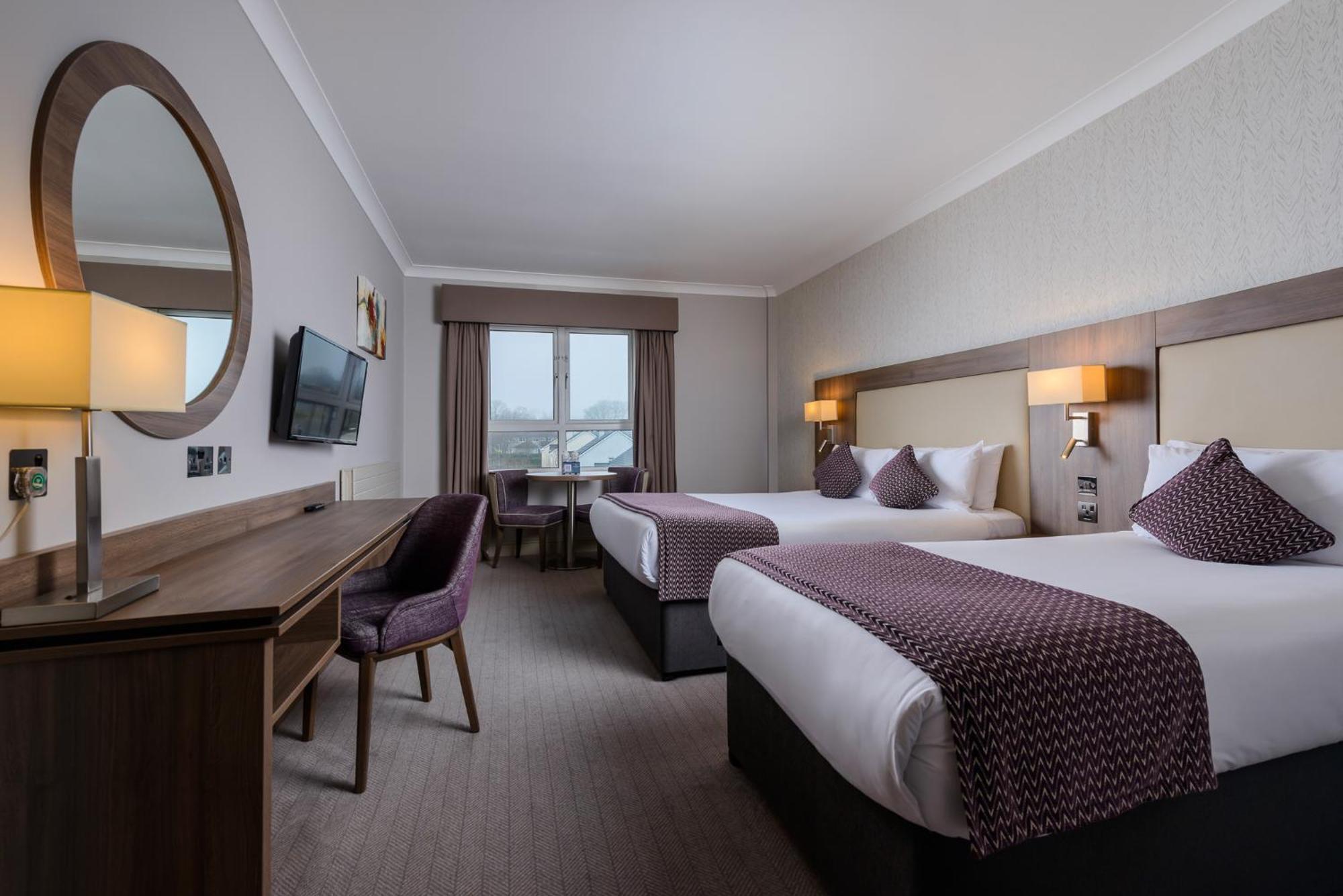 Clybaun Hotel Голвей Екстер'єр фото