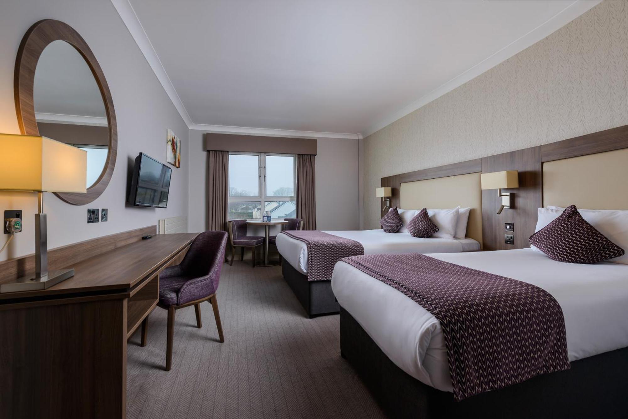 Clybaun Hotel Голвей Екстер'єр фото