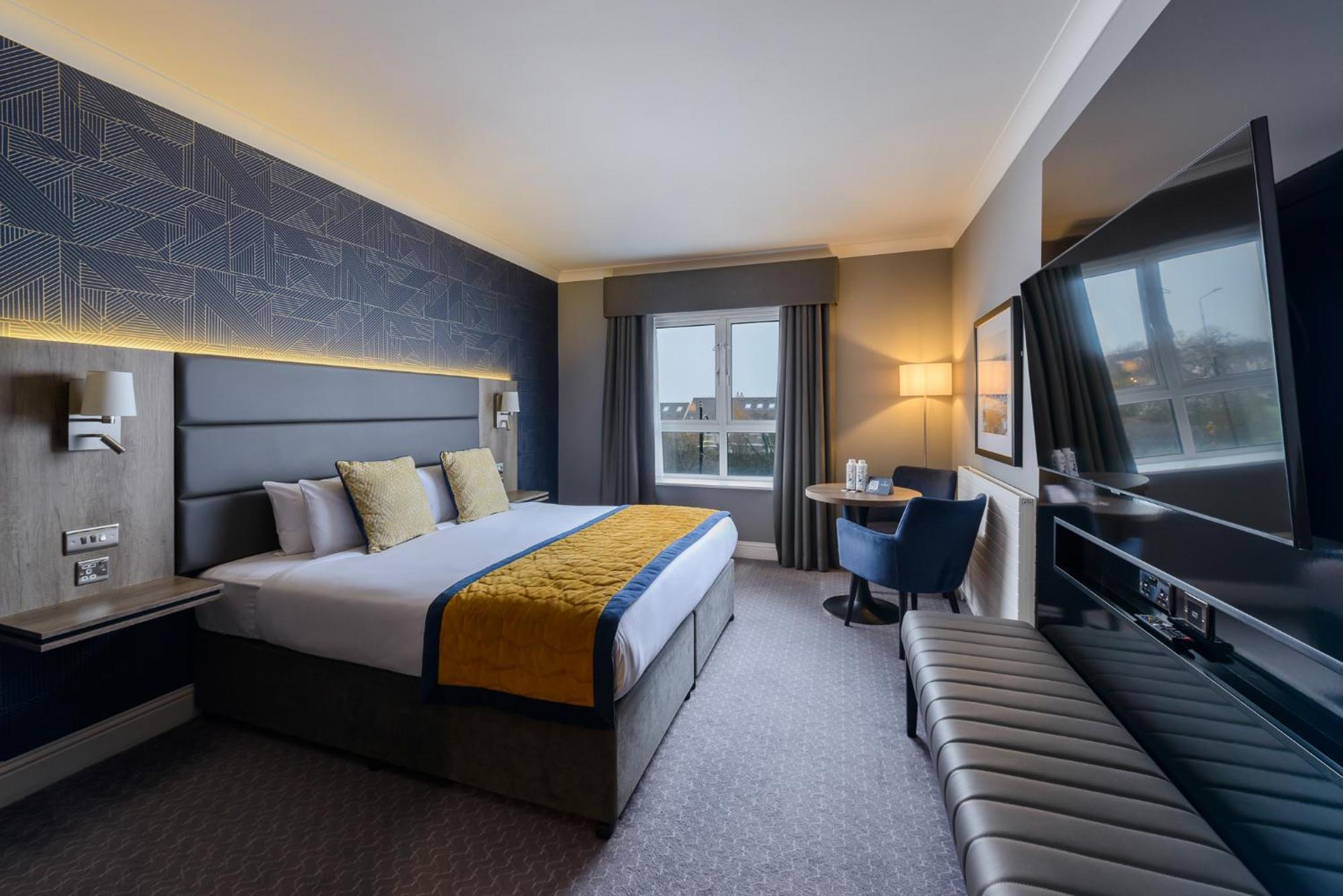 Clybaun Hotel Голвей Екстер'єр фото