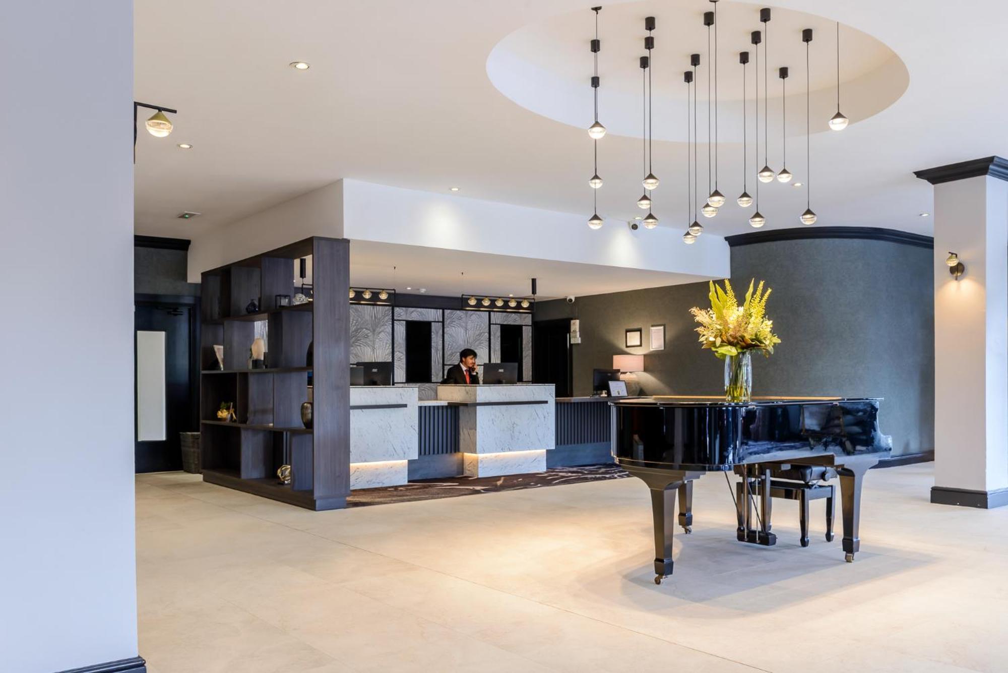 Clybaun Hotel Голвей Екстер'єр фото