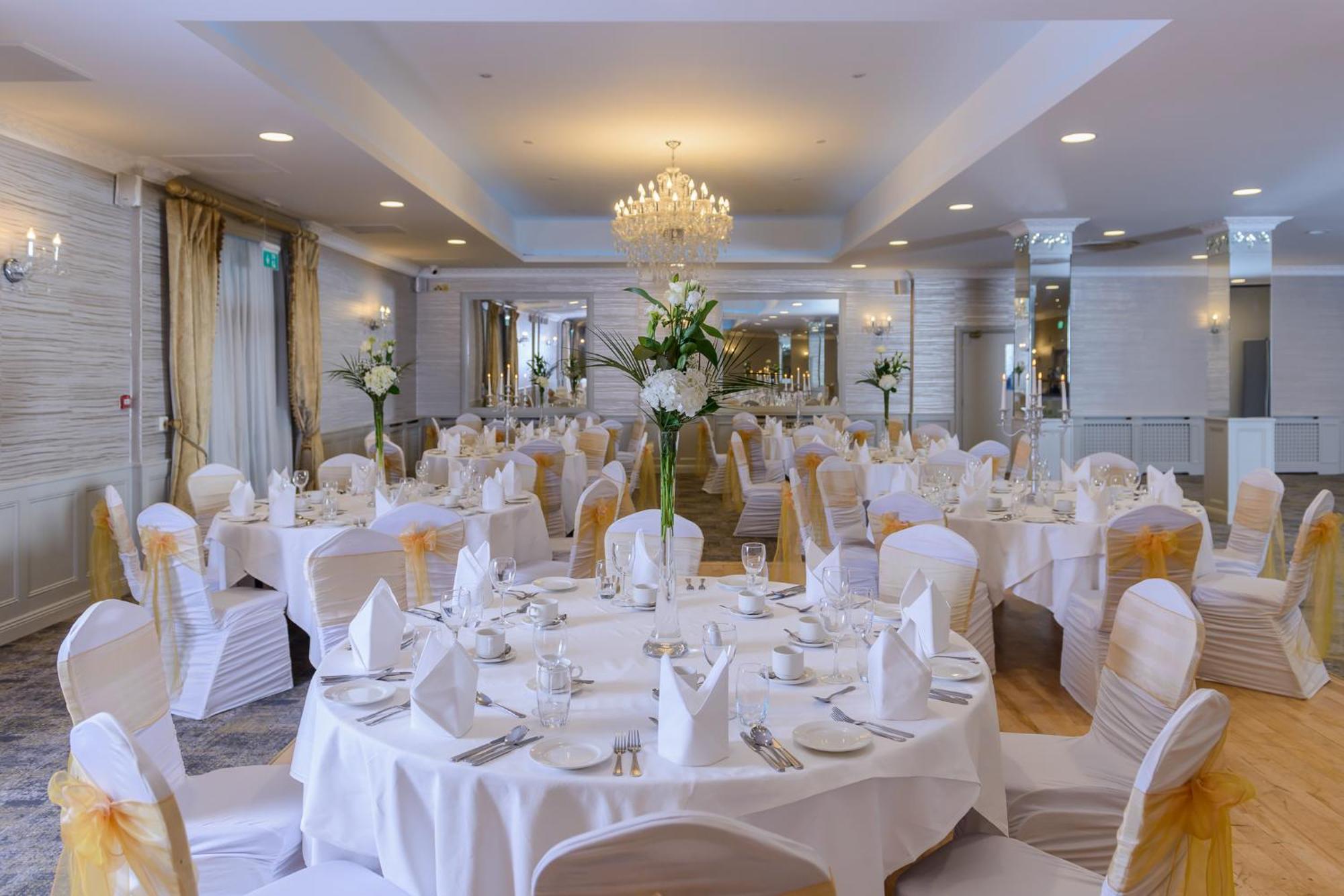 Clybaun Hotel Голвей Екстер'єр фото