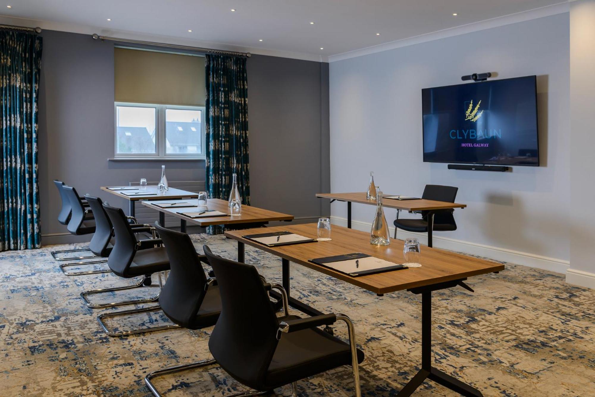 Clybaun Hotel Голвей Екстер'єр фото